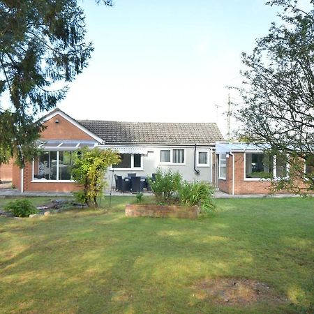 Little Hare Lodge - Spacious 2 Bedroom Attached Bungalow 伍德哈尔温泉水疗 外观 照片