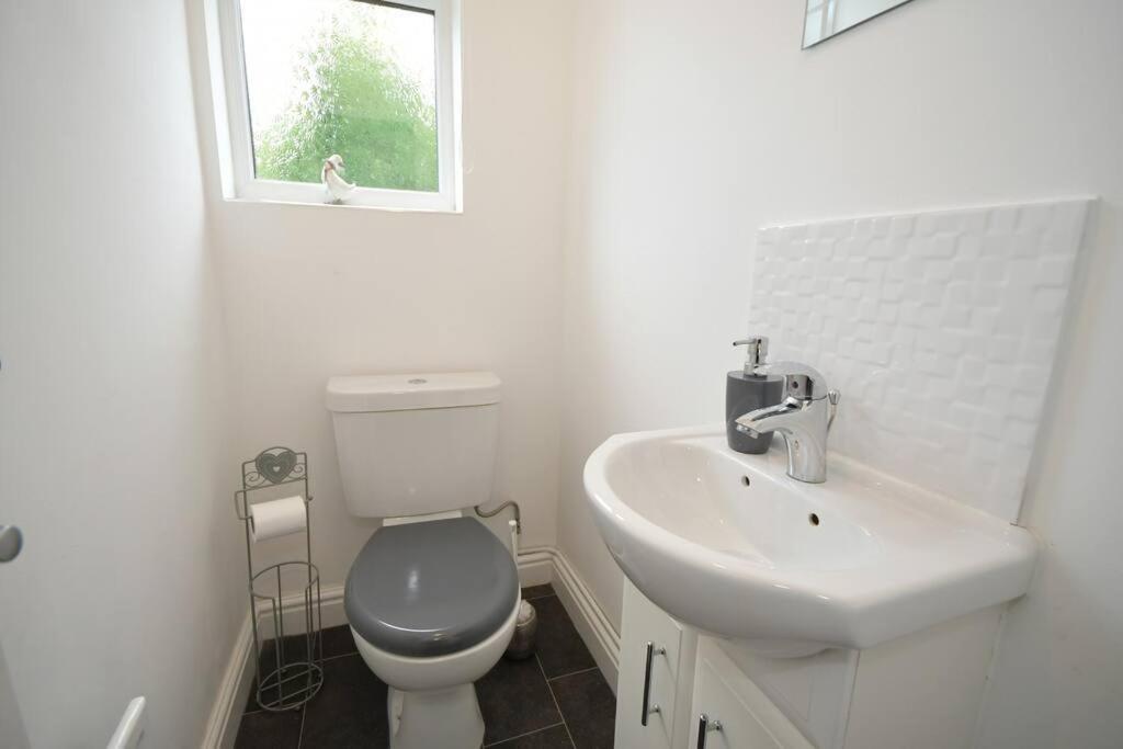 Little Hare Lodge - Spacious 2 Bedroom Attached Bungalow 伍德哈尔温泉水疗 外观 照片