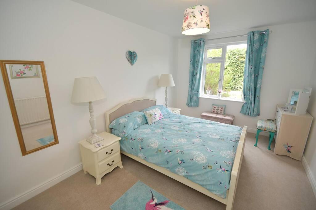 Little Hare Lodge - Spacious 2 Bedroom Attached Bungalow 伍德哈尔温泉水疗 外观 照片